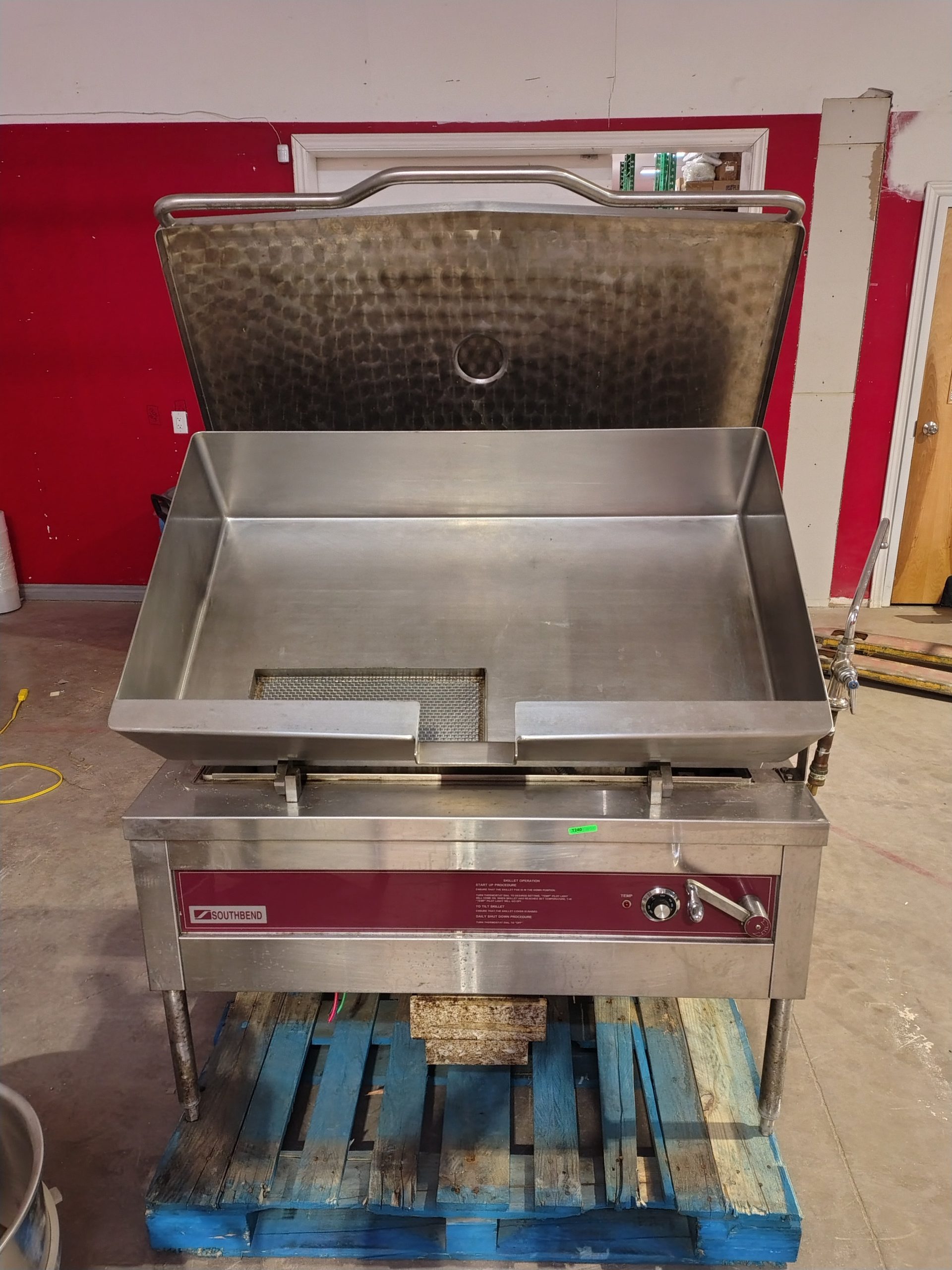 Reconditioned - Southbend BELM-40 Electric Tilting Skillet - Image 2